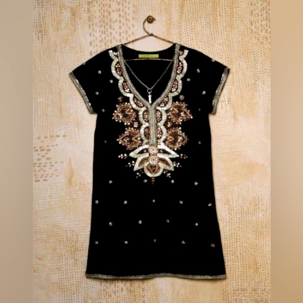 UNIQUE!!! NWT Rapsodia Black Embroidered V-Neck Dress Small